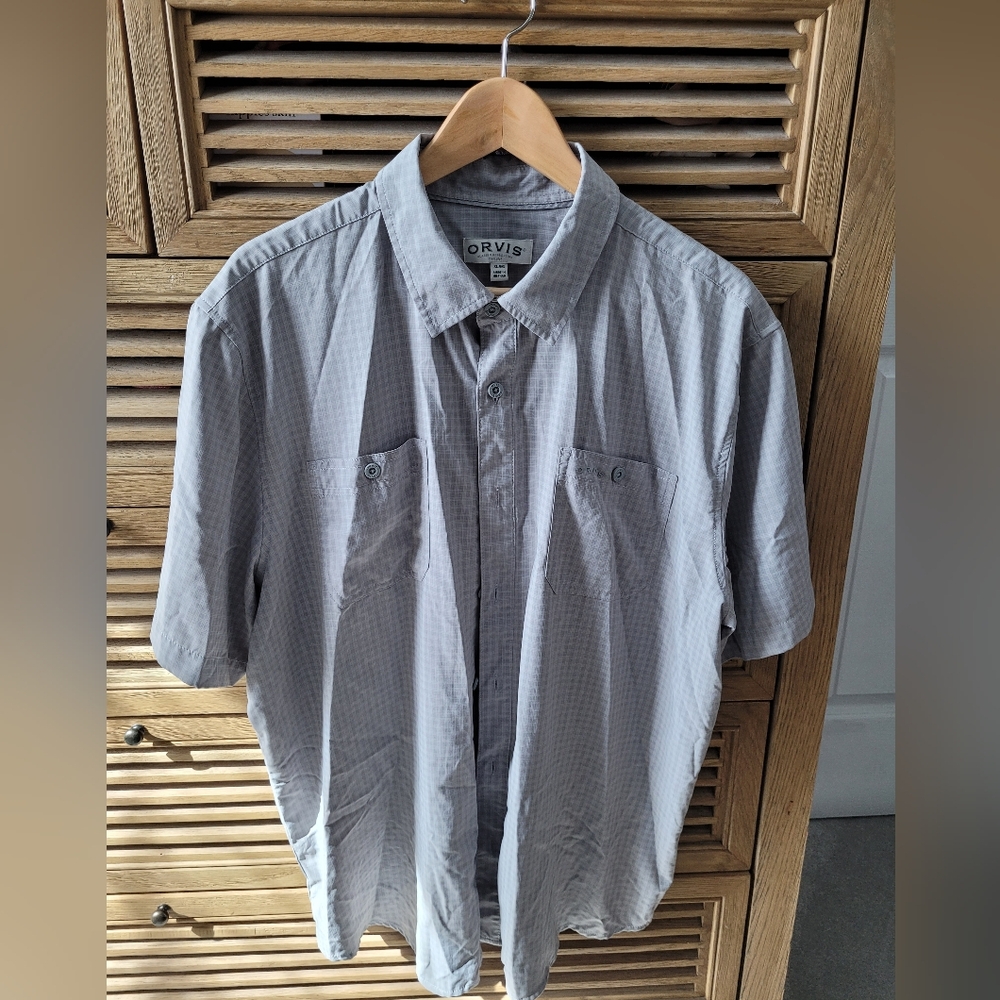 Orvis Men's Light Gray Casual Button Down Shirt